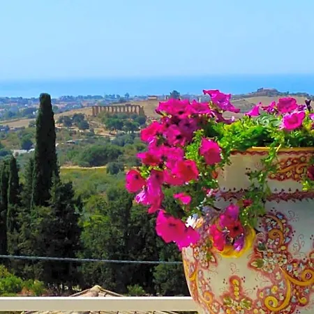 Dimora Dei Templi Bed & Breakfast 4*